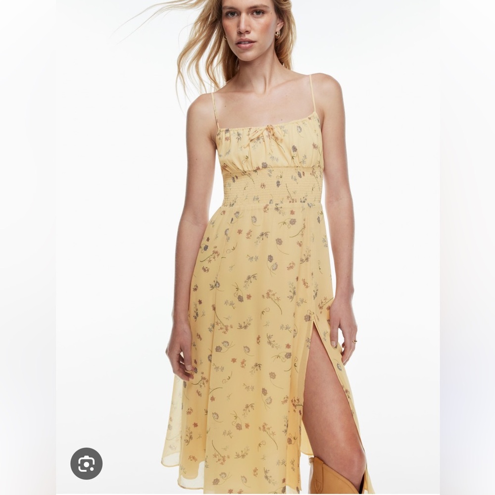 Aritzia Wilfred
Genoa Midi Dress Floral Yellow Dress